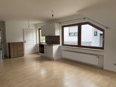 Schöne und helle 2-Zimmer Wohnung mit Balkon in Dettingen