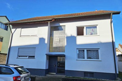 Großzügige 2,5-Zimmer-Wohnung mit Dachterrasse und Kfz-Stellplatz
