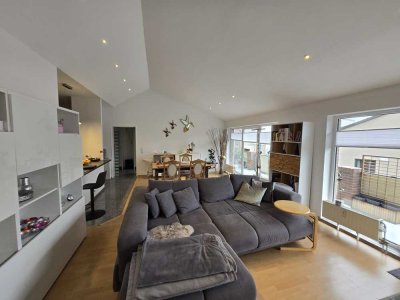 Helles Wohnparadies mit großem Balkon und genehmigtem Dachbodenausbau - Laatzen