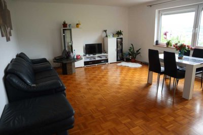 Ruhige 3,5 Zimmer Wohnung mit sonnigem Balkon und super Aussicht