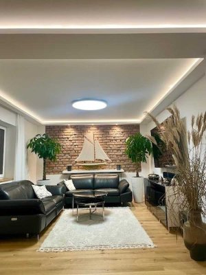 Provisionsfrei - Energetisch saniertes EFH mit Einliegerwohnung und zwei großen Terrassen