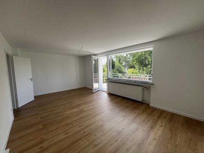 Erstbezug nach Sanierung: Geschmackvolle 3-Raum-Wohnung mit Balkon in Ronnenberg-Empelde