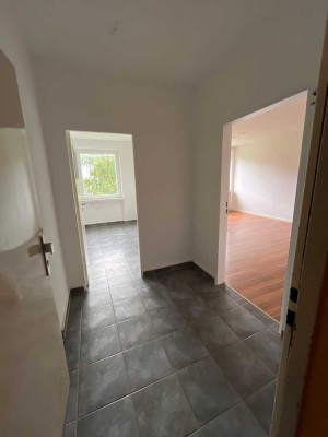 2-ZW in der Flugplatzsiedlung, Scharnhorststraße 4, 2. OG rechts-links in 34560 Fritzlar