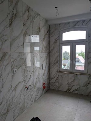 Erstbezug! Schöne helle 2-Zi.-DG.-WE mit EBK, hochwertigen Duschbad und Vinylboden in Diemitz