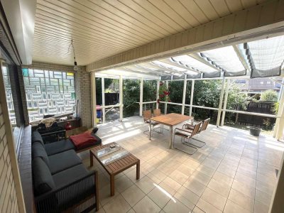 Preiswertes 5-Zimmer-Reihenendhaus mit moderner Innenausstattung und EBK in Lehrte