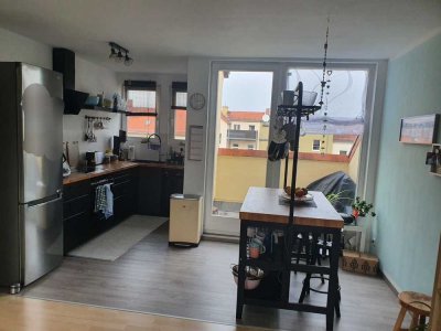 Gehobene, möblierte 3-Raum-Dachgeschosswohnung mit Balkon und EBK in Leipzig