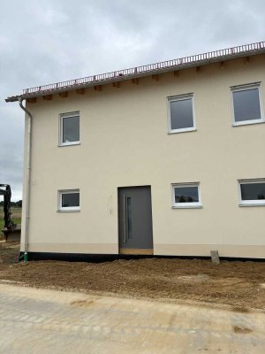 Moderne Neubau-Doppelhaushälfte mit Garten & Carport - Oberfeldring 20A, 85419 Mauern