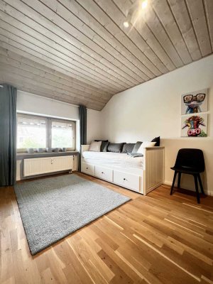 Große 6-Zimmer Wohnung plus 2 Wohnküchen_WG oder Arbeiterwohnung möglich