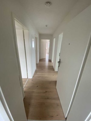 Charmante, sanierte 3-Zimmer-Wohnung mit Balkon und Einbauküche in Durmersheim