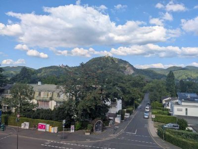 Modernisierte 3,5-Zi.-Altbauwohnung mit Drachenfelsblick – Befristet auf 24 Monate