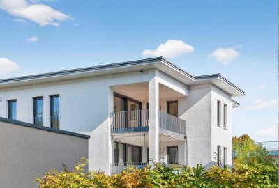 Neuwertige 5- Zi.- Whg. mit moderner Einbauküche, Balkon, Aufzug, 2 TG-Plätzen