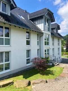 Neuwertige, barierefreie 3-Zimmer-Erdgeschosswohnung mit Balkon in Overath zu vermieten.