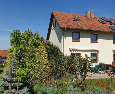 Ein Haus mit Garten, der Herz und Augen wohltut!