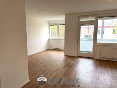 "Neu renovierte, 2-3 Zimmer - Wohnung + Loggia!"