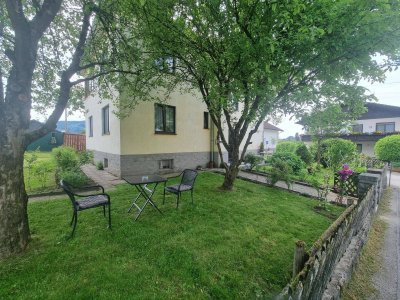 Vielseitiges Haus mit Garten in Grein zu vermieten – auch als Frühstückspension nutzbar