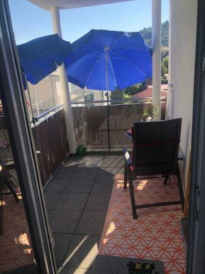 Neuwertige Singlewohnung mit zwei Zimmern sowie Balkon und EBK in Lahr