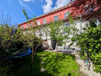 Viel Platz für die Familie: 6 Zimmer, 2 Luxus-Bäder, moderner Gartenbereich