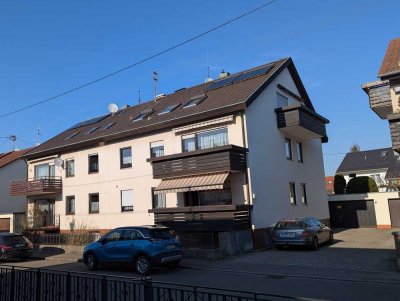 Dreifamilienhaus mit Garten und Doppelgarage - viel Platz für Familie und Vermietung