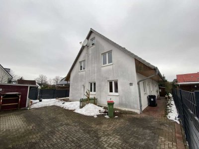 Teilsaniertes 5-Zimmer-Haus in Hamburg-Hausbruch, bezugsfrei ab 01.05.2026