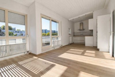 Einziehen & wohlfühlen – 3-Zimmer-Penthouse mit Terrasse und TG-Stellplatz in Ka-Oberreut (Erbpacht)