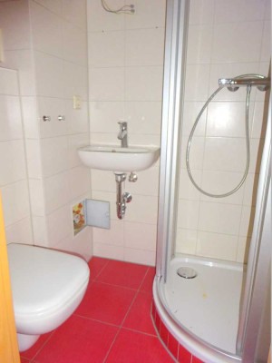 2-Zimmer-Wohnung im 1. OG