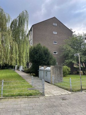 Wohnwunder auf kleinem Raum mit Wannenbad, Pantryküche, Loggia, teilmöbliert