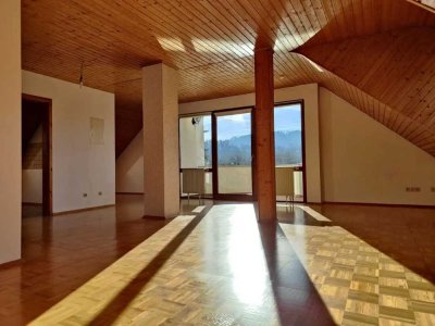 Komfortable, hübsche 3,5 ZW (DG) mit Turmbergblick in Karlsruhe Grötzingen