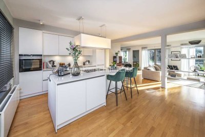 MODERNISIERTE HAUS-IM-HAUS MAISONETTE-WOHNUNG MIT SONNIGER DACHTERRASSE!
