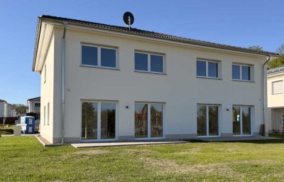 Neubau Doppelhaushälfte in Magdeburg mit Garten & Wärmepumpe - Grundstück 350qm - von privat