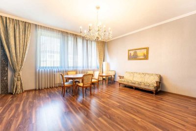 Stilvoll möblierte 5-Zimmer-Wohnung mit Südost-Balkon und Stellplatz in Nürnberg