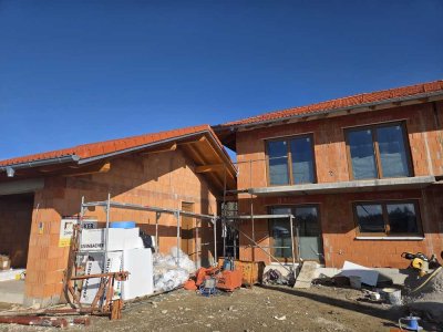 Top Doppelhaushälfte in Halsbach/Moosen zu vermieten