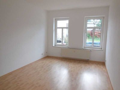 Nur wenige Stufen in die Whg. und in den Garten!