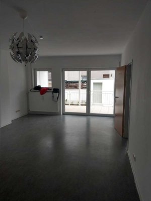 Geräumige 2-Zimmer Erdgeschoss-Wohnung mit Balkon