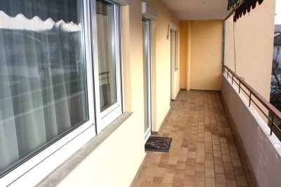 4 Zi.-Whg. mit Einzelgarage und Ausblick vom Balkon in Leingarten (Großgartach)