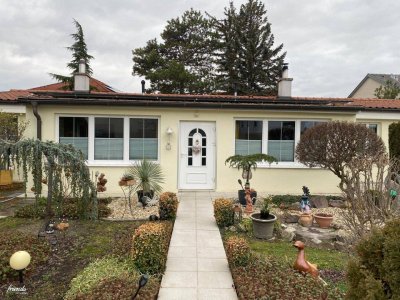 Traumhafter Bungalow mit zwei Wohneinheiten