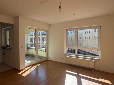 Sofort verfügbares Apartment mit Balkon, Wannenbad und EBK - max. 2 Personen!