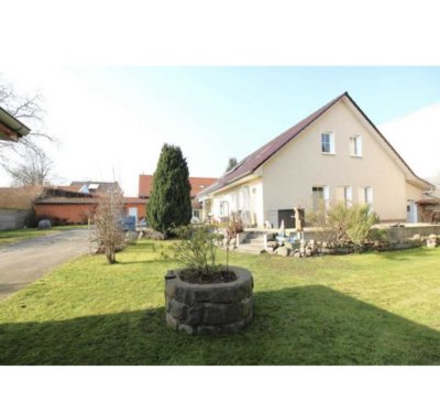Top gepflegtes Einfamilienhaus mit Pool