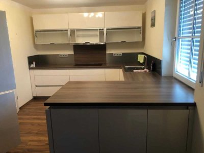 Schöne helle möblierte 2,5-Zimmer-Wohnung mit Einbauküche in Karlshuld