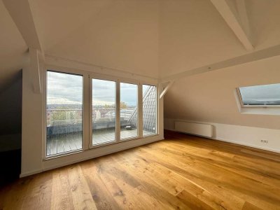 Jung renovierte DG Whg. mit Klimaanlage und Loggia mit Markise