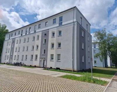 Wo das Leben so spielt : Erstbezug 2-Zi.-Wohnung mit Balkon