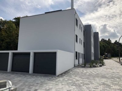 Schöne und neuwertige Doppelhaushälfte mit Terasse