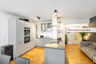 IMMOBERLIN.DE - Energieeffizienzklasse A: Moderne Wohnung mit großzügigem Balkon & Tiefgaragenplatz