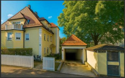 Charmante 2-Zimmer-Maisonettewohnung mit sonnigem Balkon & TG