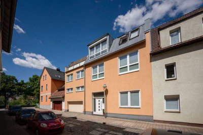 modernes Stadthaus mit Doppelgarage und offenem Wohnkonzept