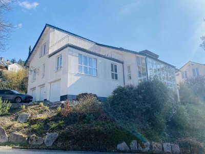 Traumhafte Villa mit Pool - Top Lage in Baden Baden !