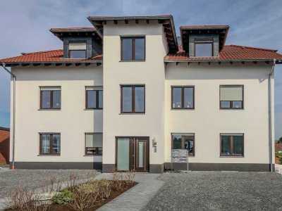 Souterrainwohnung mit großer Terrasse und Einbauküche