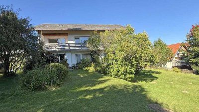 Zweifamilienhaus mit großem Grundstück und Alpenpanorama!