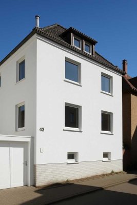 *Provisionsfrei* Aufwendig sanierte Bestandsimmobilie - attraktive 3-Zimmerwohnung in Bischofsheim !