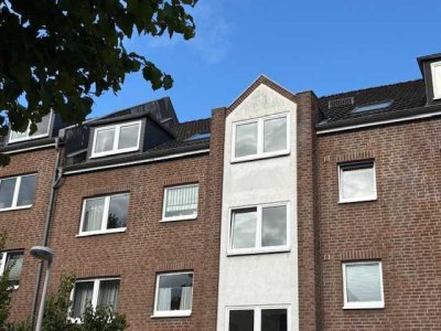 Attraktive 3-Zimmer-DG-Wohnung mit Balkon und Einbauküche in Mülheim an der Ruhr