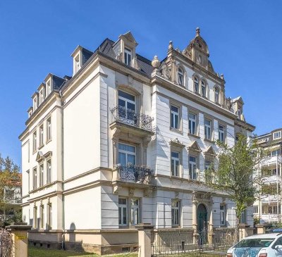 ERSTKLASSIGE 2 ZI. DACH-WOHNUNG IN STILVOLLER GRÜNDERZEITVILLA-IN BEGEHRTER RUHIGER LAGE